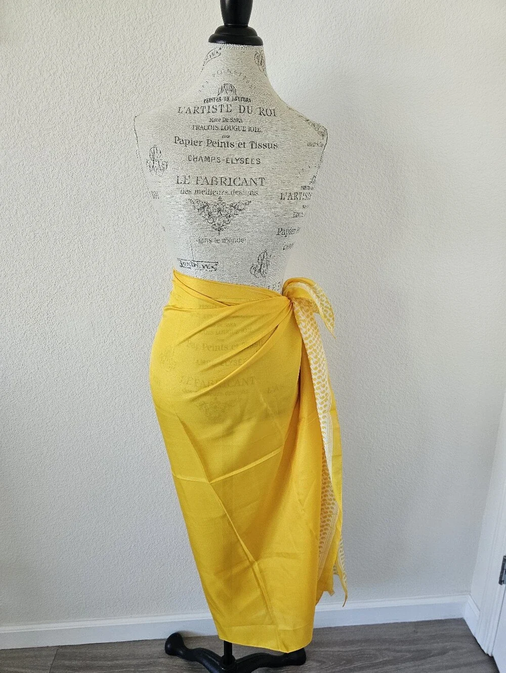 Estee Lauder Vintage Bright Yellow White Paisley Border Large Wrap Scarf Sarong